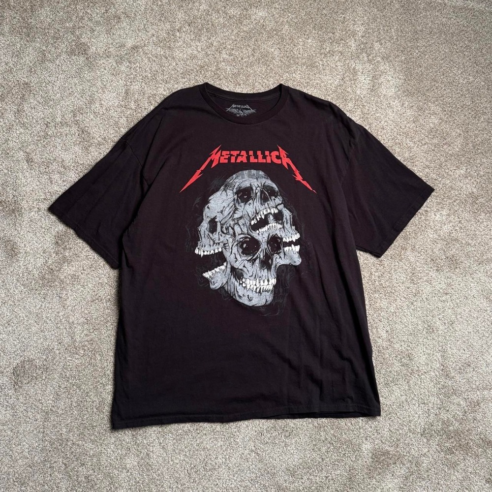 BLACK METALLICA "WEAR-EVER I MAY ROAM" GRAPHIC TEE